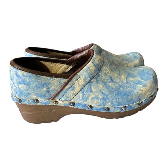 Sanita Clogs Womens Studded Sky Blue Leather SlipOns Size EU 35 US4 Nurse Shoes - Picture 2 of 10